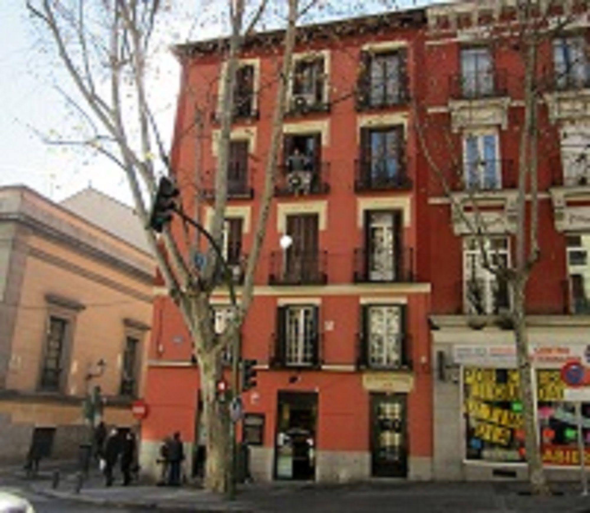 Pension Mollo Madrid Eksteriør billede