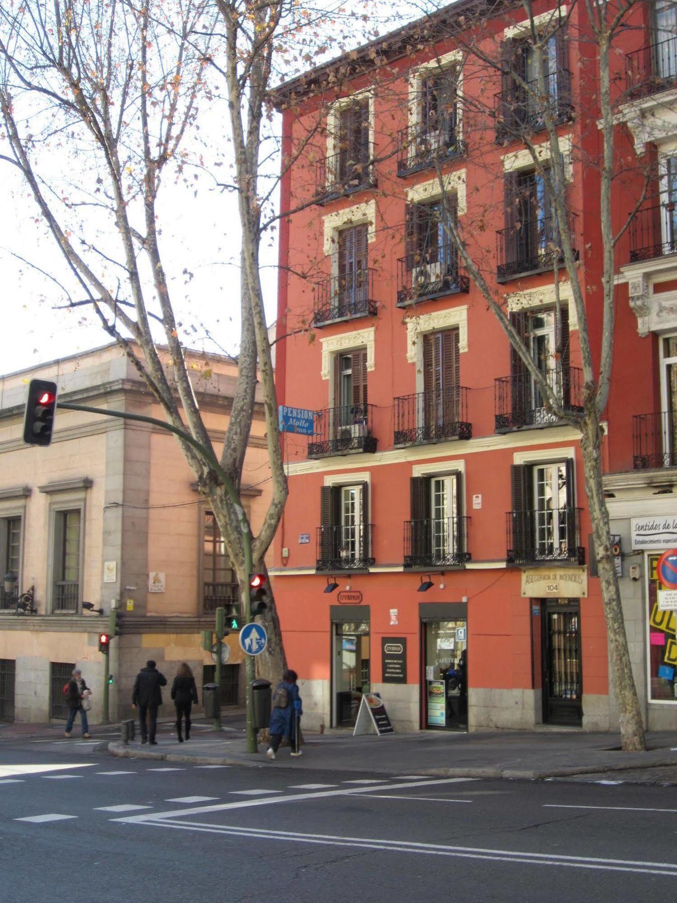 Pension Mollo Madrid Eksteriør billede
