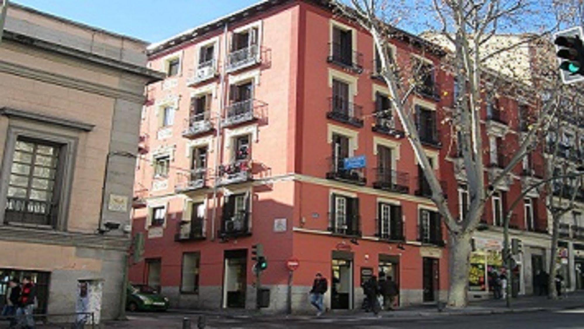 Pension Mollo Madrid Eksteriør billede